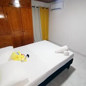 Aparta Jhonny Cay Hotel